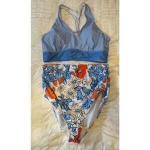 Women's 2 Piece Blue Floral Swimsuit. NWOT. Size XL
